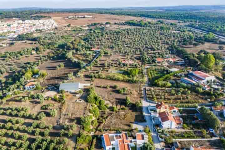 property.type.building à vendre à Santa Marinha e São Martinho