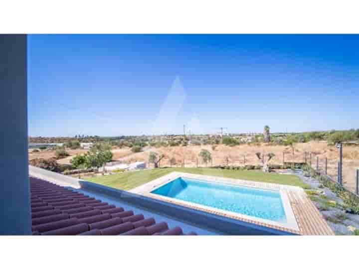 House for sale in Quarteira