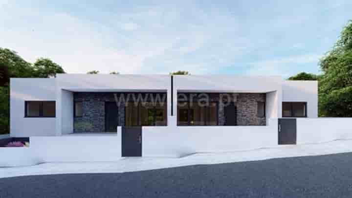 House for sale in Charneca De Caparica