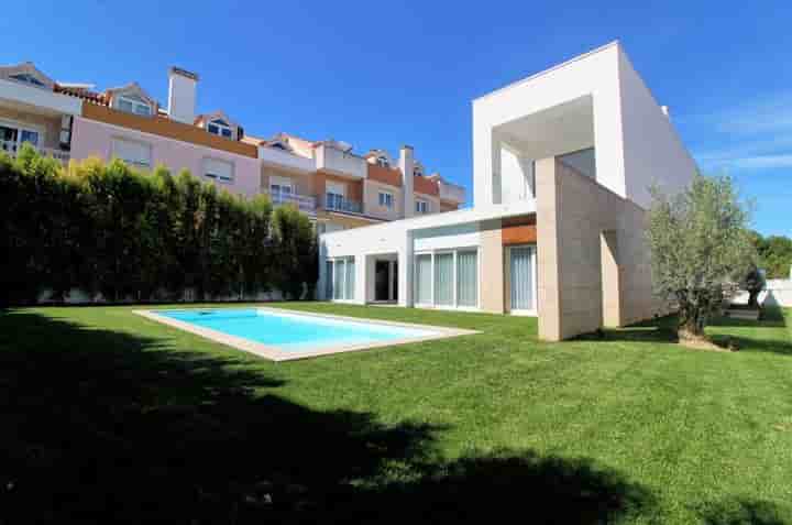 House for sale in Charneca De Caparica