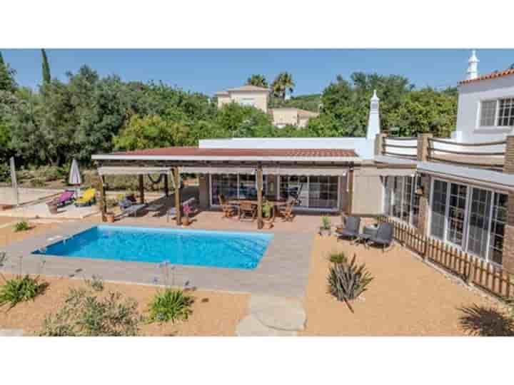 Casa para venda em Santa Bárbara De Nexe