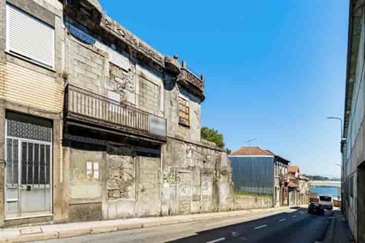 property.type.building in vendita a Campanhã