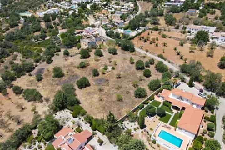 property.type.building zum Verkauf in Santa Bárbara De Nexe