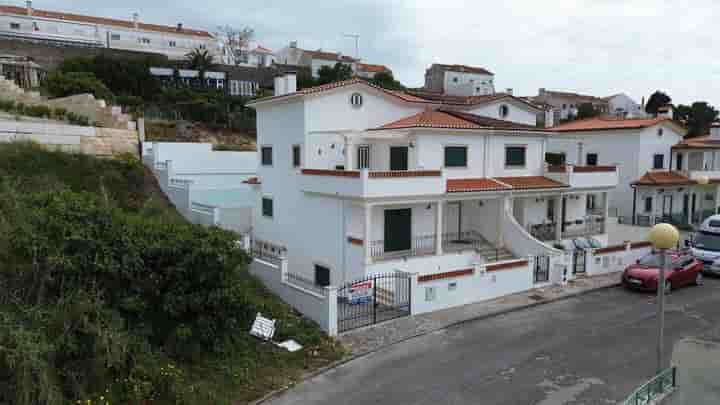 House for sale in Nazaré