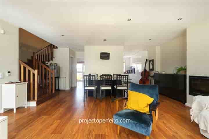 House for sale in Arcozelo