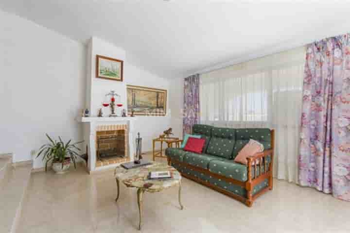 House for sale in Budens