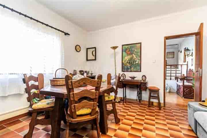 House for sale in Charneca De Caparica