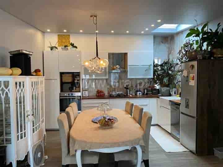 House for sale in Charneca De Caparica