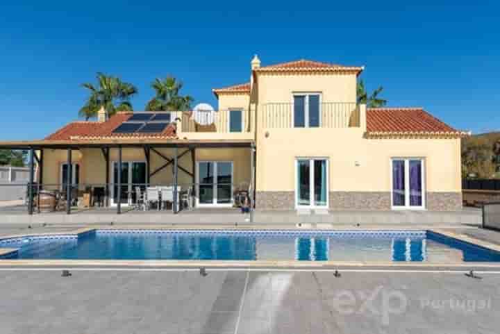 Casa para venda em Quelfes