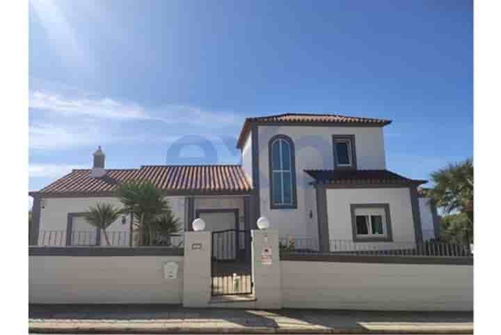 House for sale in Moncarapacho e Fuseta