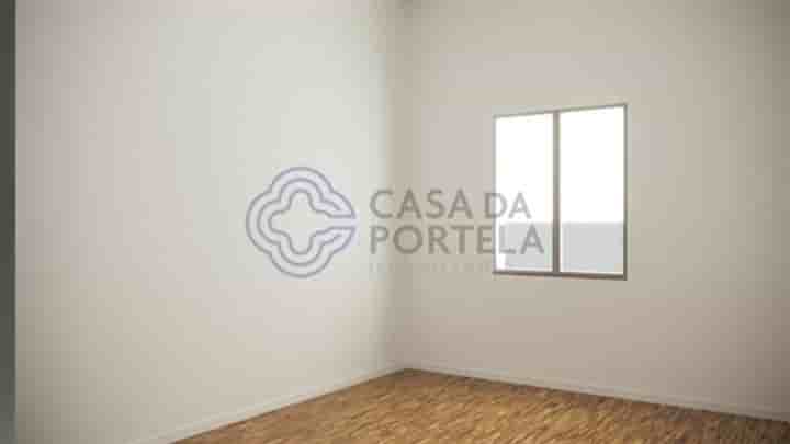 Apartment for sale in Santo António dos Cavaleiros e Frielas