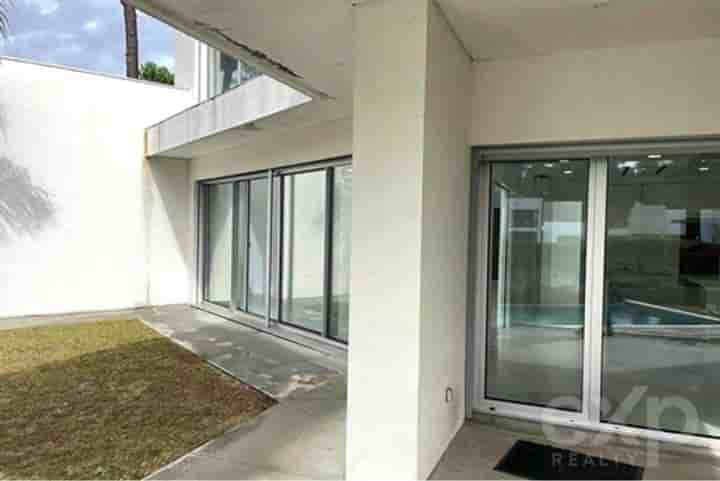 House for sale in Charneca De Caparica