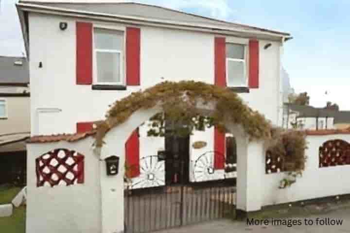 House for sale in East Street‚  Torquay‚ TQ2