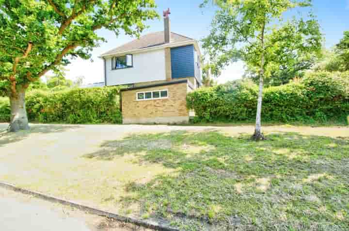 House for sale in Noak Hill Road‚  Romford‚ RM3