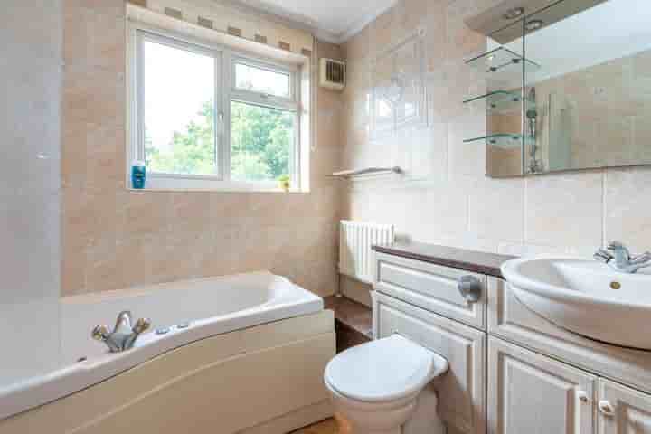 House for sale in Pasteur Gardens‚  London‚ N18