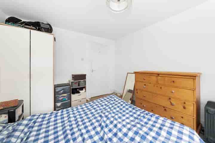 Apartment for sale in Ducie Street‚  London‚ SW4