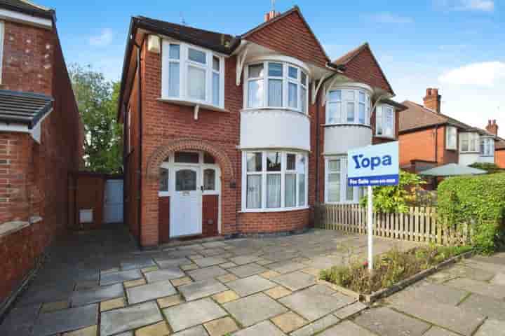 Casa para venda em Broadway Road‚  Leicester‚ LE5