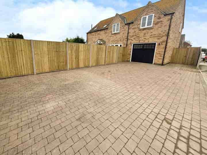 Дом для продажи в Moss Lane‚  Skellingthorpe‚ LN6