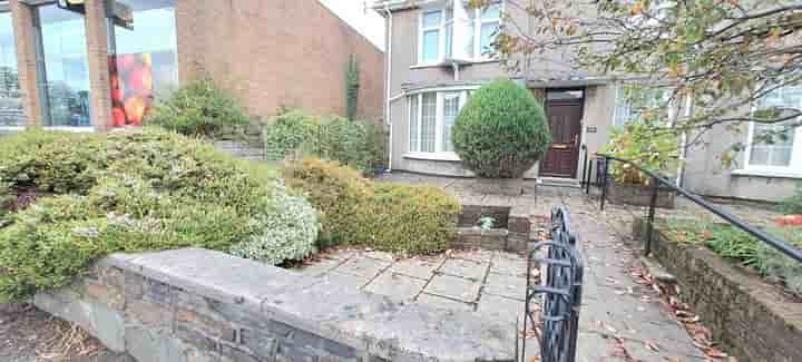 Apartment for sale in Cyncoed Road‚  Cardiff‚ CF23