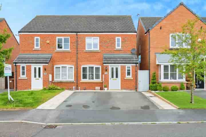 Casa para venda em Garston Crescent‚  Newton-le-willows‚ WA12