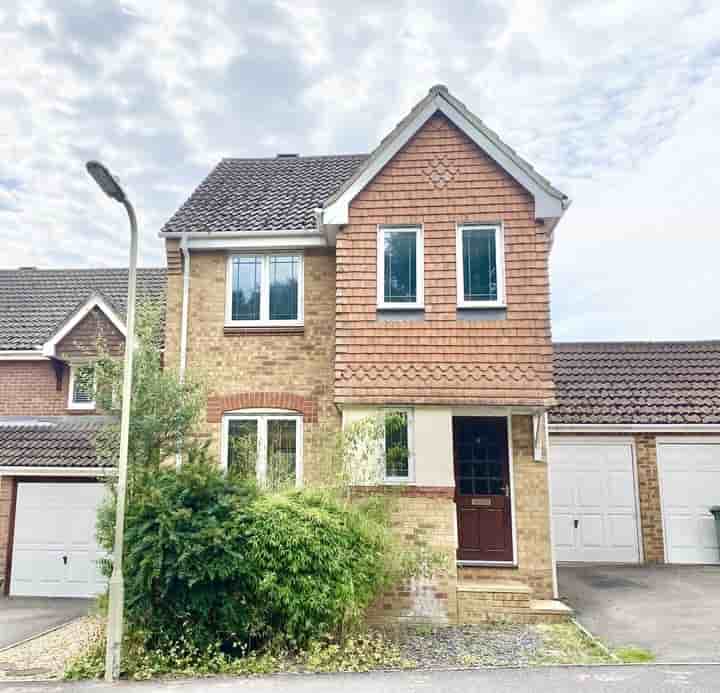 House for sale in Red Oaks Drive‚  Southampton‚ SO31