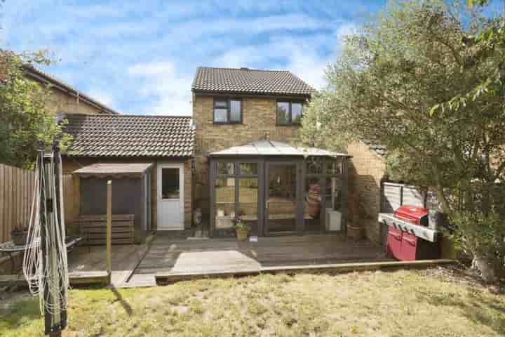 House for sale in Bamborough Close‚  Horsham‚ RH13