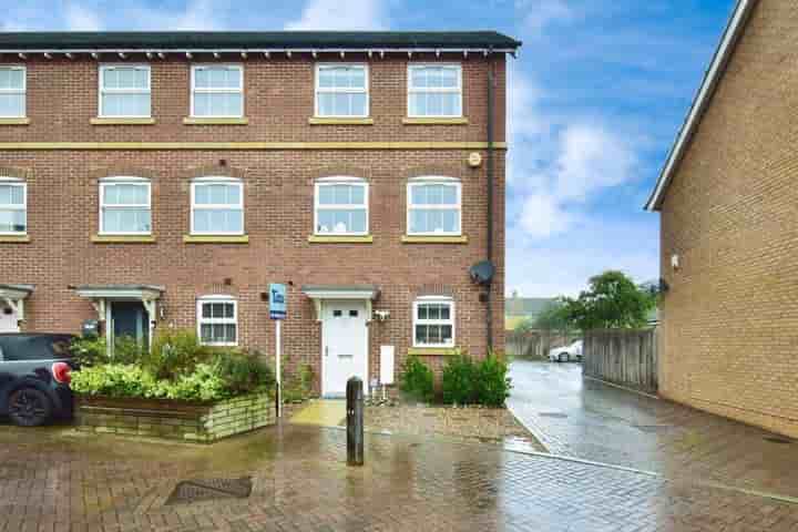 House for sale in Leigh Road‚  Sittingbourne‚ ME10
