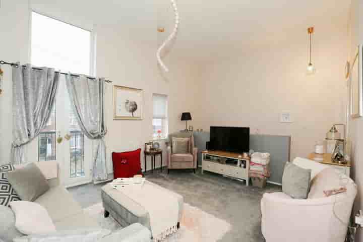 Дом для продажи в Ivy House Road, Hanley‚  Stoke-on-trent‚ ST1