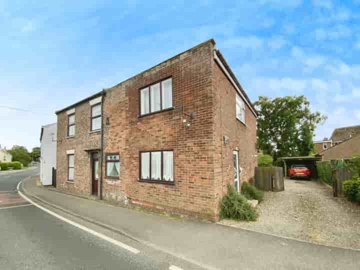 Дом для продажи в Main Street, Keyingham‚  Hull‚ HU12