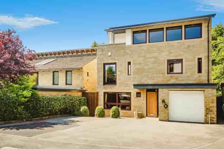 Casa en venta en Heaton Park Villas‚  Huddersfield‚ HD1