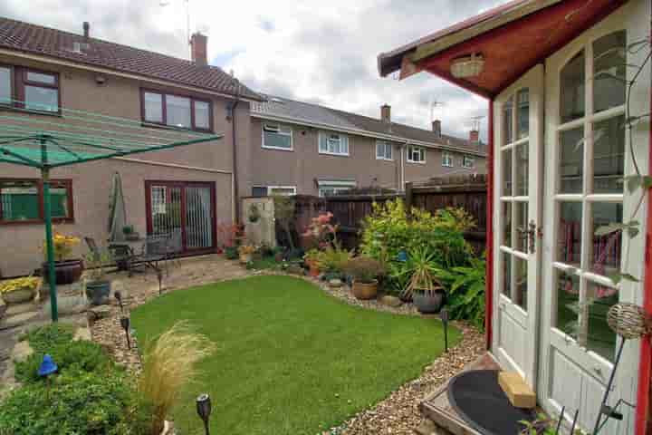 House for sale in Caernarvon Crescent‚  Cwmbran‚ NP44