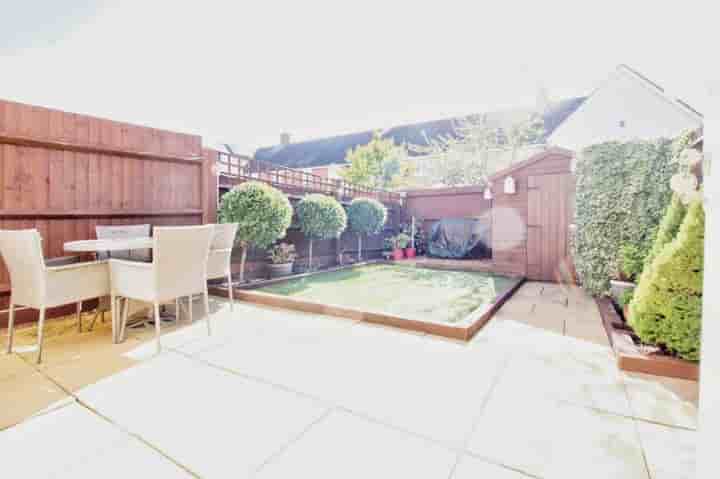 Casa en venta en Whitworth Avenue‚  Romford‚ RM3