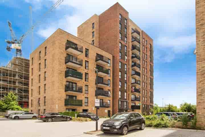 Apartment for sale in Sydney Road‚  Watford‚ WD18