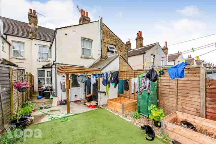 House for sale in Old Road West‚  Gravesend‚ DA11