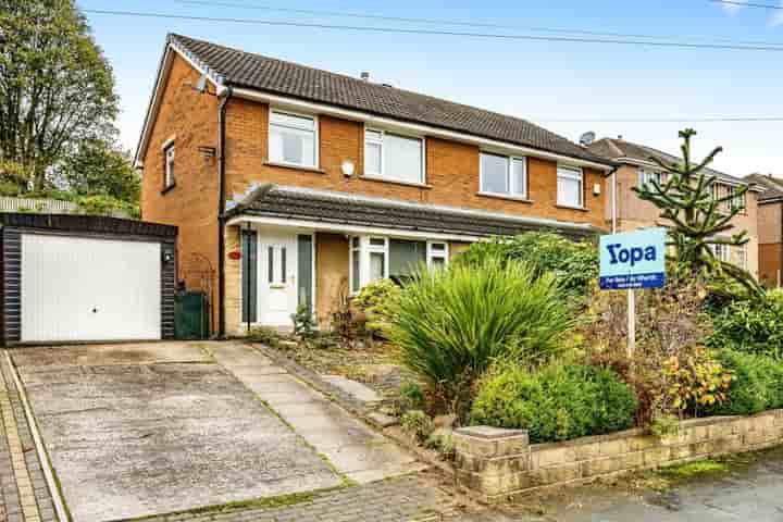 House for sale in Rayner Drive‚  Brighouse‚ HD6