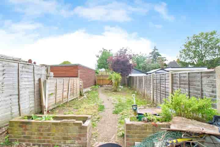 Casa para venda em Salisbury Road‚  Romford‚ RM2