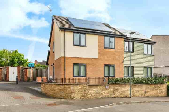 Apartamento para venda em Chiberworde Avenue‚  Rotherham‚ S61