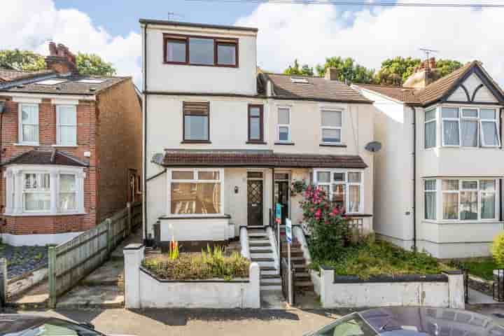 Квартира для продажи в Churchill Road‚  South Croydon‚ CR2