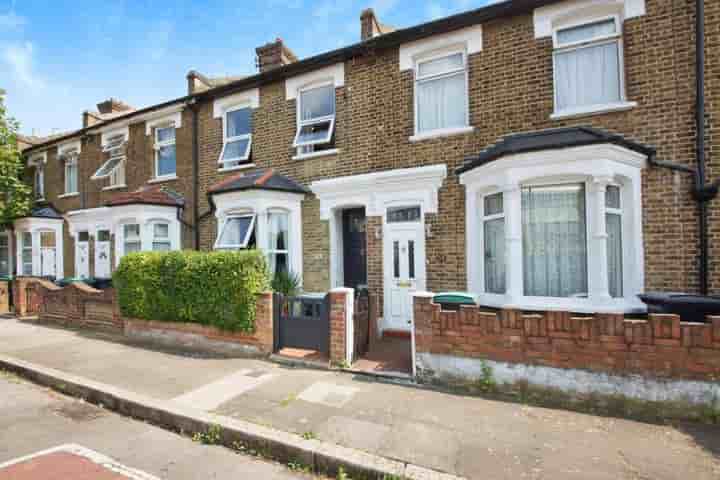 Maison à vendre à Trulock Road‚  London‚ N17