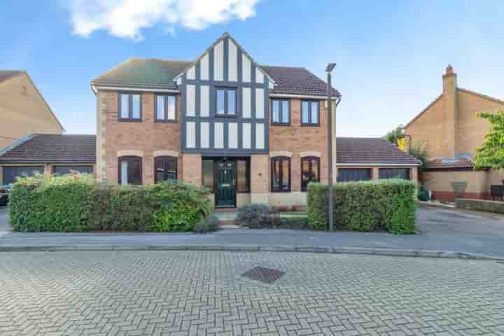 Casa para venda em Greatheed Dell‚  Milton Keynes‚ MK7