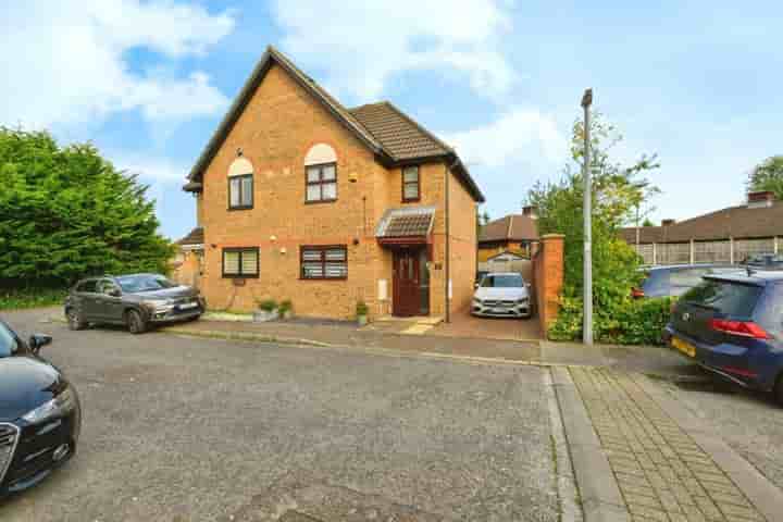 Casa para venda em Margherita Place‚  Waltham Abbey‚ EN9