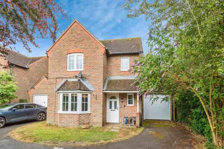 House for sale in Bishops Orchard‚  Didcot‚ OX11