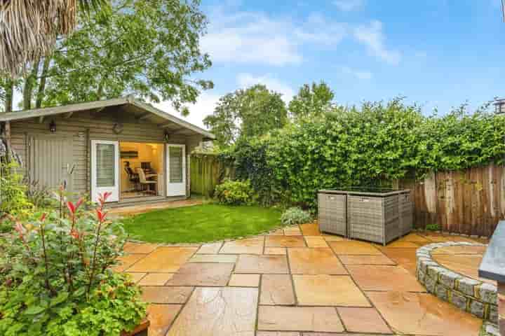 House for sale in Queens Road‚  Haywards Heath‚ RH16