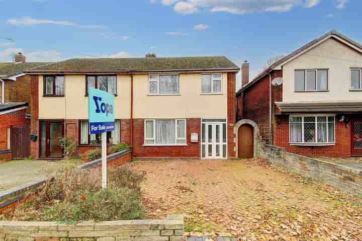 House for sale in Norton East Road‚  Cannock‚ WS11