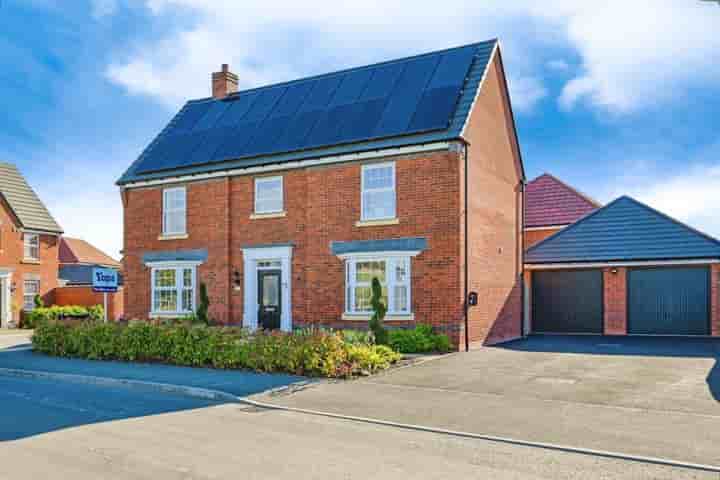 House for sale in St. Stephens Way‚  Fradley‚ WS13