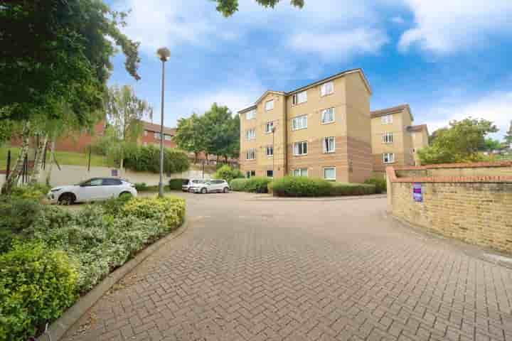 Apartment for sale in Caledonian Road‚  London‚ N7