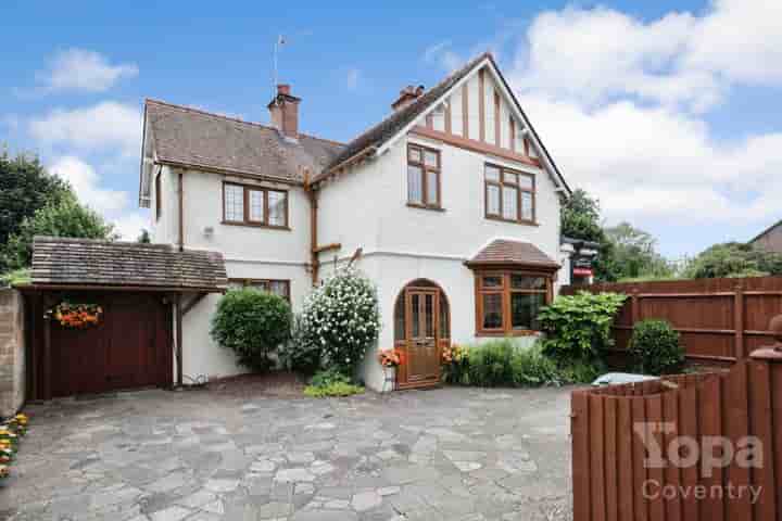 Casa para venda em Tanners Lane‚  Coventry‚ CV4