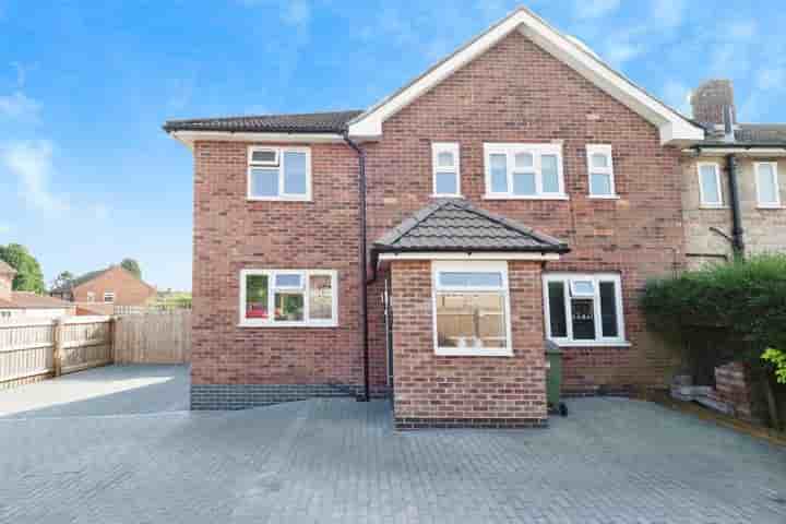 Haus zum Verkauf in Larch Grove‚  Leicester‚ LE3