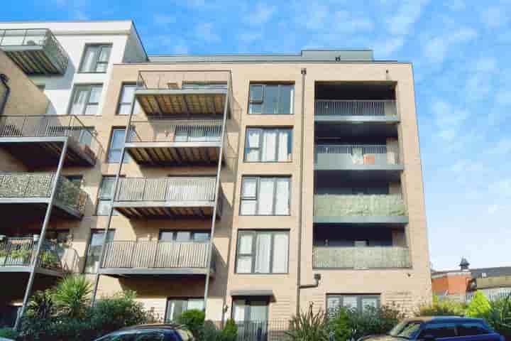 Apartment for sale in Woodley Crescent‚  London‚ NW2