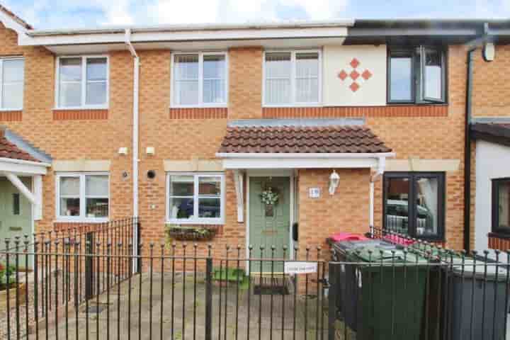 House for sale in Fox Farm Court‚  Rotherham‚ S63